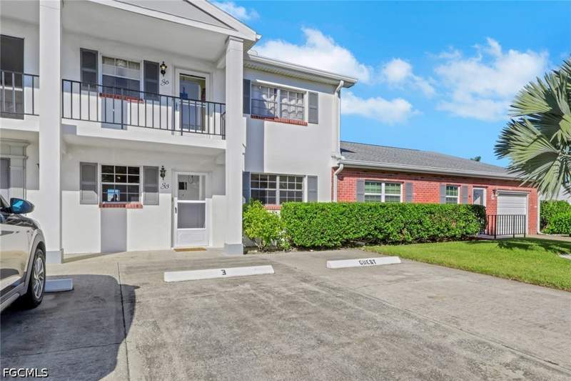 2 bedroom Condominium at 6760 Winkler Rd 3, Cypress Lakes Manor South, Fort Myers — photo 2