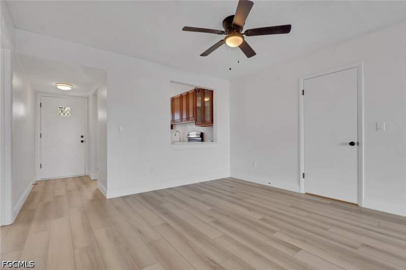 2 bedroom Condominium at 6760 Winkler Rd 3, Cypress Lakes Manor South, Fort Myers — photo 3