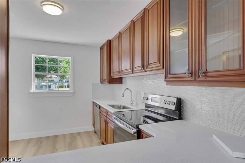 2 bedroom Condominium at 6760 Winkler Rd 3, Cypress Lakes Manor South, Fort Myers — photo 5