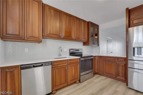 6760 Winkler Rd 3, Fort Myers FL - photo 6 of 39