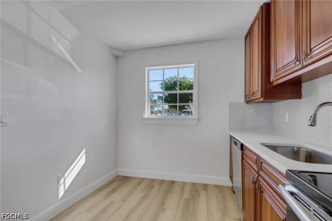 6760 Winkler Rd 3, Fort Myers FL - photo 7 of 39