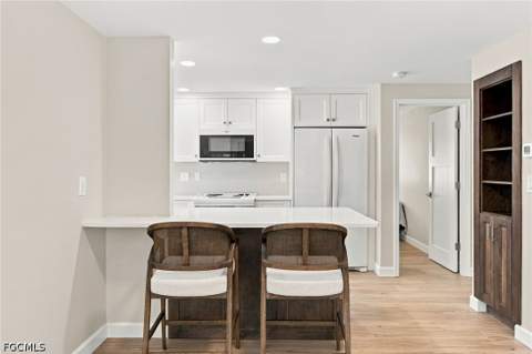 371 Washington Ct, Fort Myers Beach FL - photo 10 of 45
