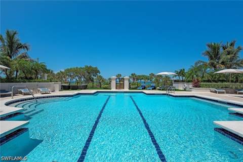 8473 Bay Colony Dr 1602, Naples FL - photo 15 of 18