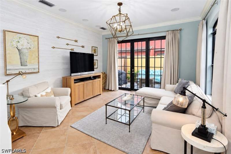 2 bedroom Townhouse at 9093 Capistrano St S 7501, Ole, Naples — photo 4