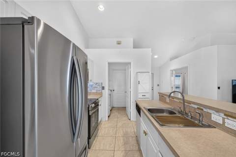 249 NW 29th Pl, Cape Coral FL - photo 10 of 39