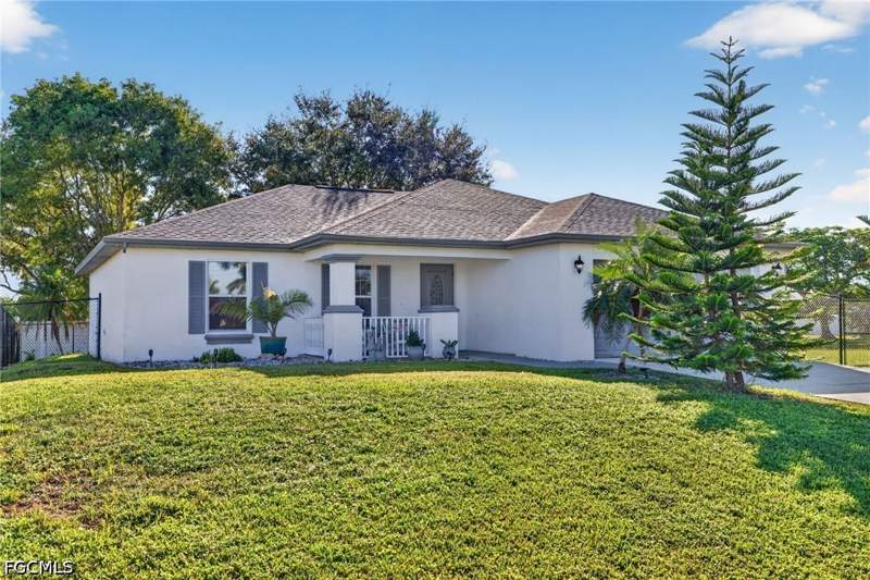 3 bedroom SingleFamilyResidence at 249 NW 29th Pl, Cape Coral, Cape Coral — photo 2