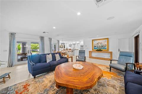 2030 Snook Dr, Naples FL - photo 7 of 37