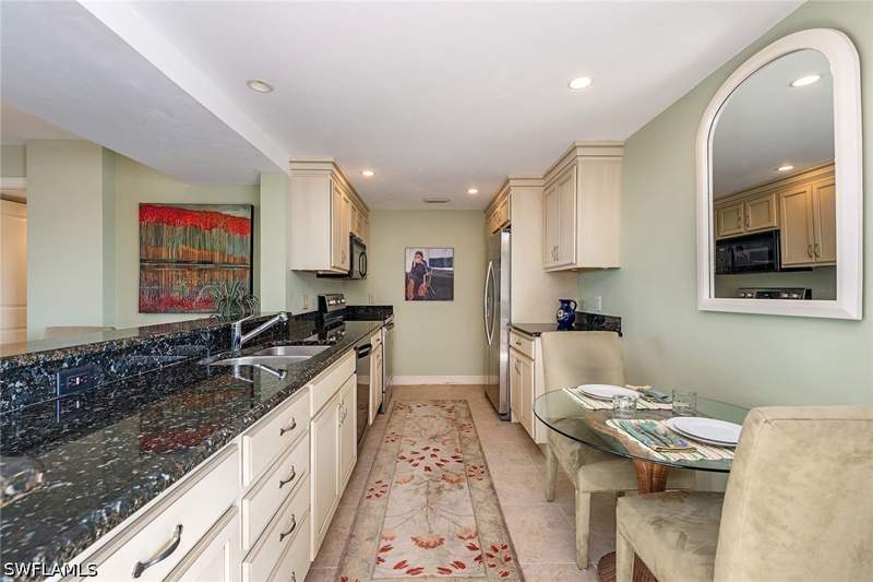 2 bedroom Condominium at 17 Bluebill Ave 203, Vanderbilt Surf Colony, Naples — photo 4