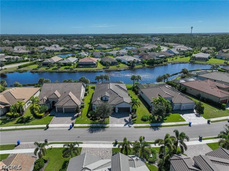 3 bedroom SingleFamilyResidence at 11271 Thurston Chase, Bridgetown, Fort Myers — photo 2