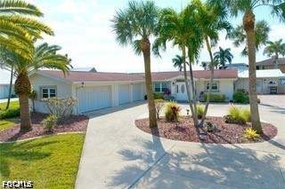 4 bedroom SingleFamilyResidence at 1757 Seafan Cir, Lochmoor, North Fort Myers — photo 3