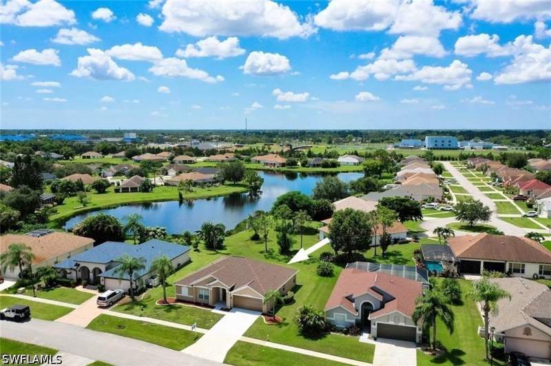 3 bedroom SingleFamilyResidence at 4601 Varsity Cir, Varsity Lakes, Lehigh Acres — photo 2