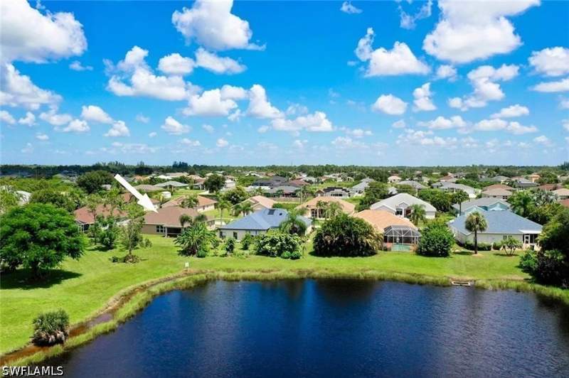 3 bedroom SingleFamilyResidence at 4601 Varsity Cir, Varsity Lakes, Lehigh Acres — photo 3