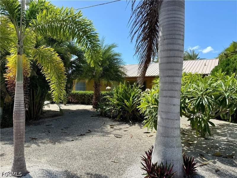 2 bedroom SingleFamilyResidence at 2963 Cussell Dr, St Jude Harbors, St James City — photo 4