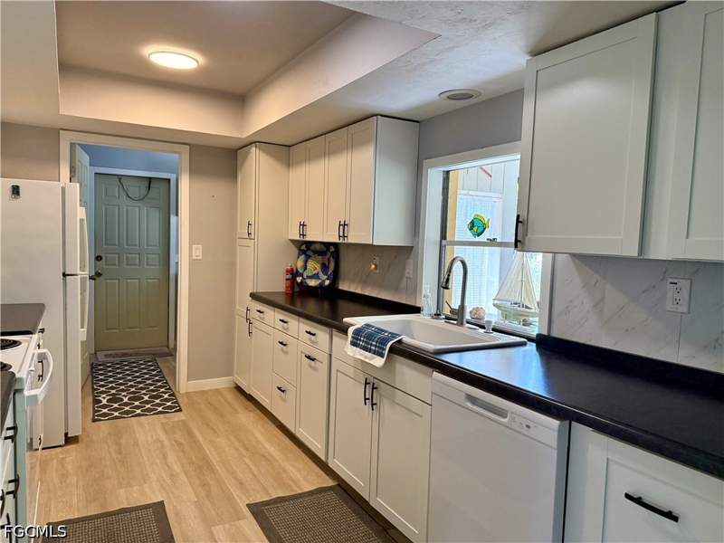 2 bedroom SingleFamilyResidence at 2963 Cussell Dr, St Jude Harbors, St James City — photo 5