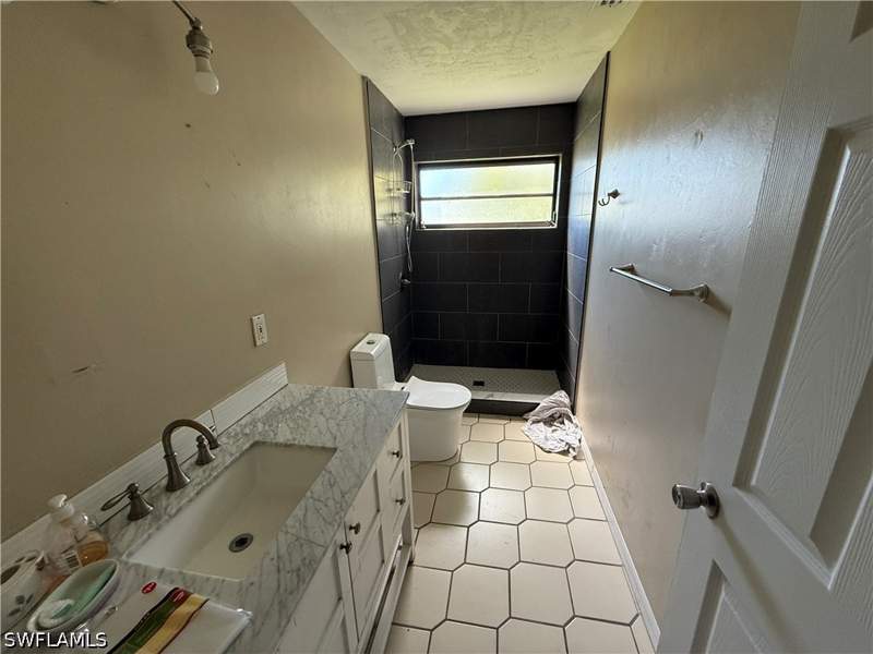 4 bedroom SingleFamilyResidence at 4930 Orange Grove Blvd, North Fort Myers, North Fort Myers — photo 3