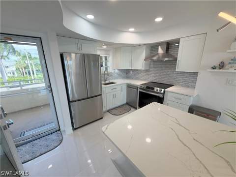 4895 Bonita Beach Rd 202, Bonita Springs FL - photo 7 of 37