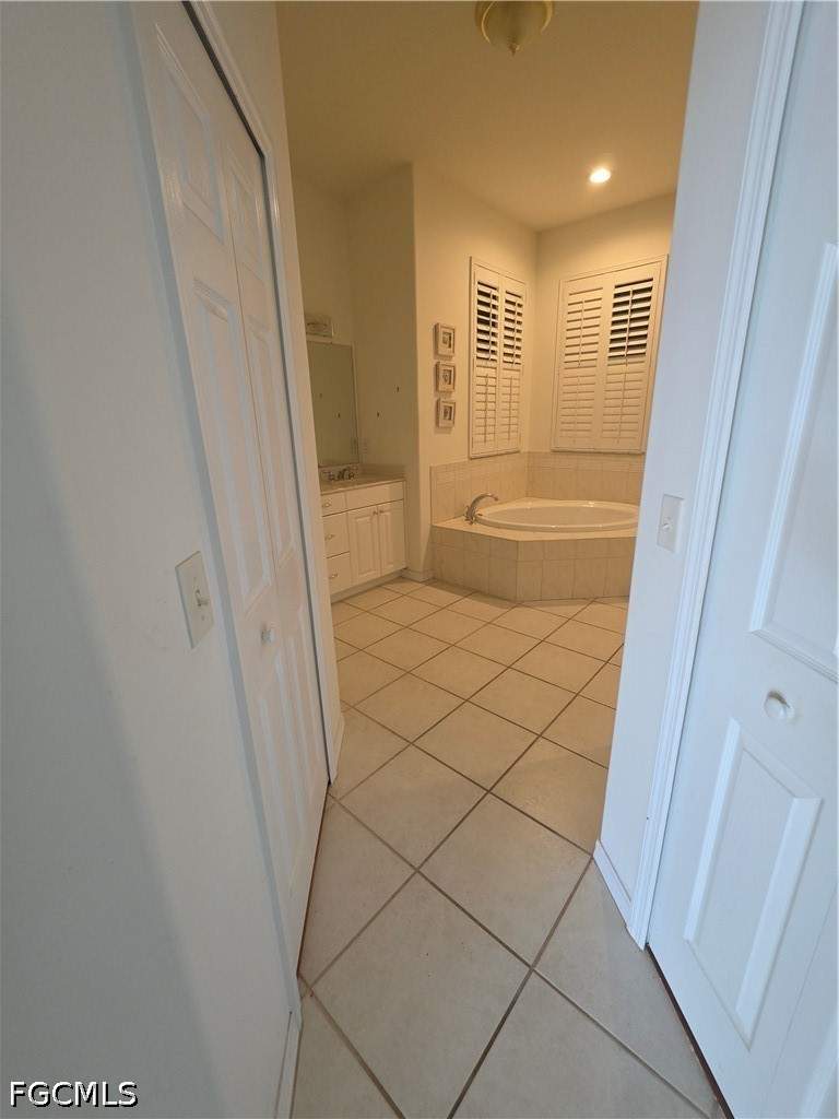 3 bedroom SingleFamilyResidence at 3812 Country Club Blvd, Cape Coral, Cape Coral — photo 5