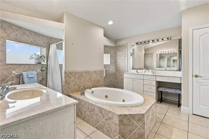 3 bedroom SingleFamilyResidence at 2607 NW 15th St, Cape Coral, Cape Coral — photo 5