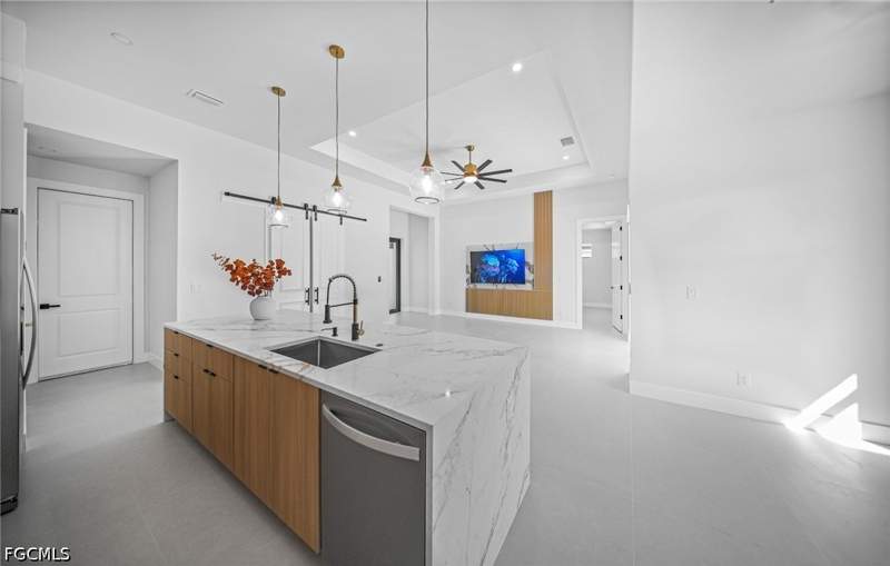 3 bedroom SingleFamilyResidence at 1005 NE 4th Pl, Cape Coral, Cape Coral — photo 5
