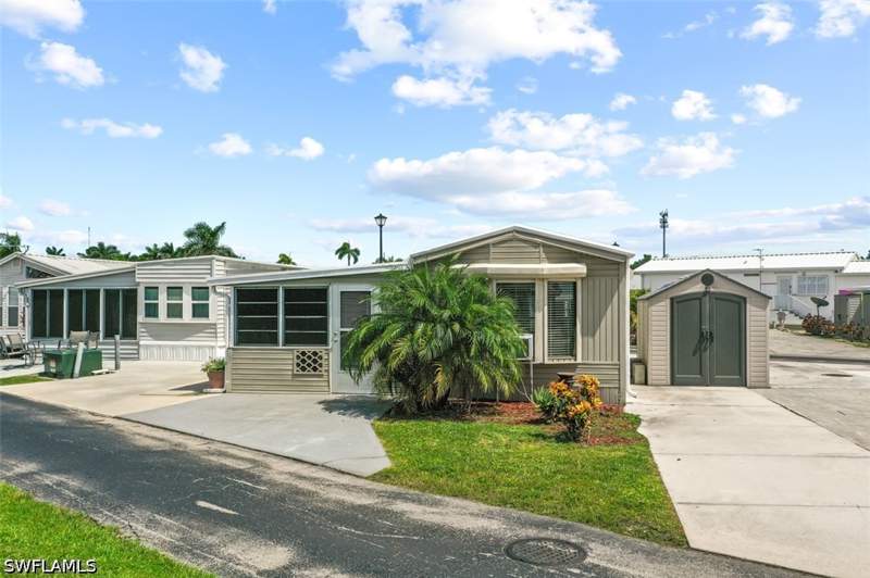 1 bedroom ManufacturedHome at 11641 Cardiff Dr, Holiday Condo Inc, Fort Myers — photo 2