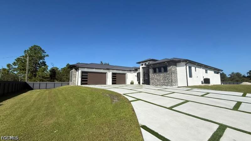 4 bedroom SingleFamilyResidence at 7620 23rd Pl, Wheelers Subd, Labelle — photo 2