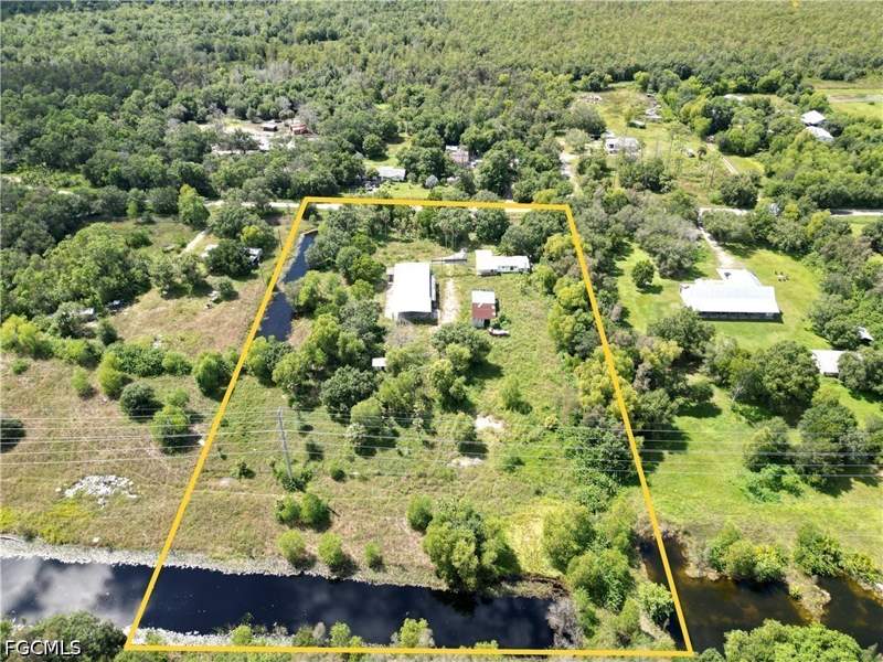 3 bedroom ManufacturedHome at 6781 Carmelita Dr, Happy Bull Farms, Fort Myers — photo 4