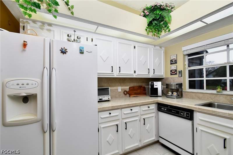 2 bedroom Attached at 10670 Talmadge Ct, Beacon Square, Lehigh Acres — photo 4