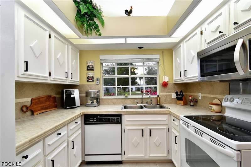 2 bedroom Attached at 10670 Talmadge Ct, Beacon Square, Lehigh Acres — photo 5