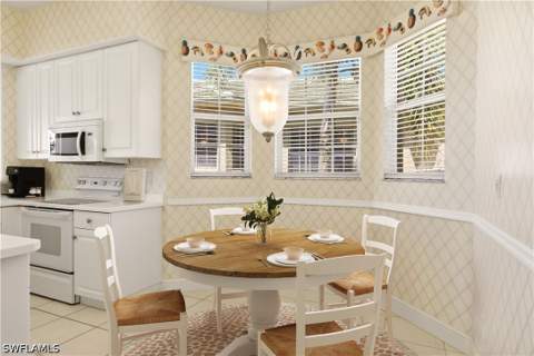 566 Vintage Reserve Ln #21-D, Naples FL - photo 6 of 46
