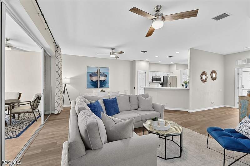 3 bedroom Attached at 8812 Middlebrook Dr, Sommerset Villas, Fort Myers — photo 2