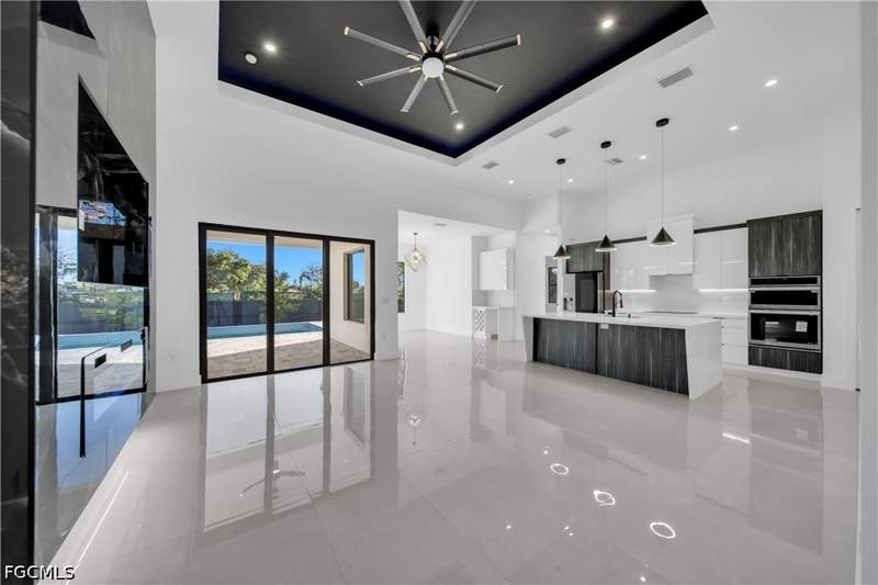 4 bedroom SingleFamilyResidence at 2000 SW 31st Ter, Cape Coral, Cape Coral — photo 5