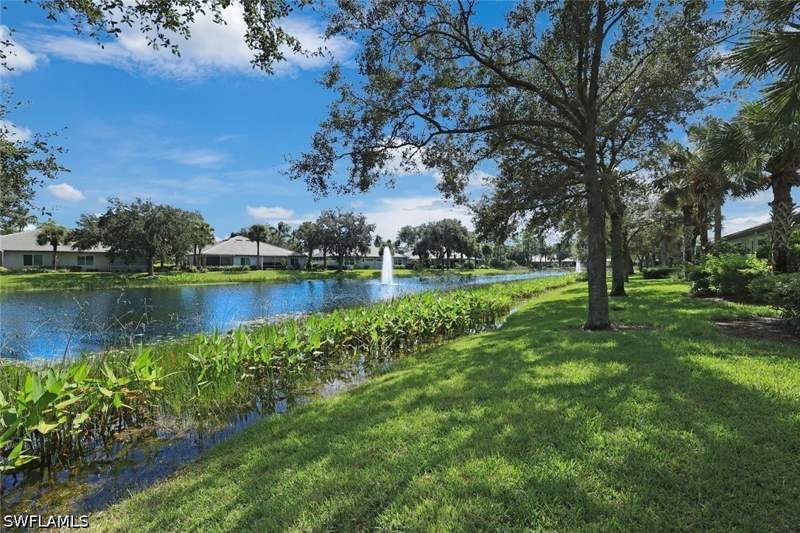 2 bedroom Attached at 1677 Tarpon Bay Dr S 36, Cayman, Naples — photo 3
