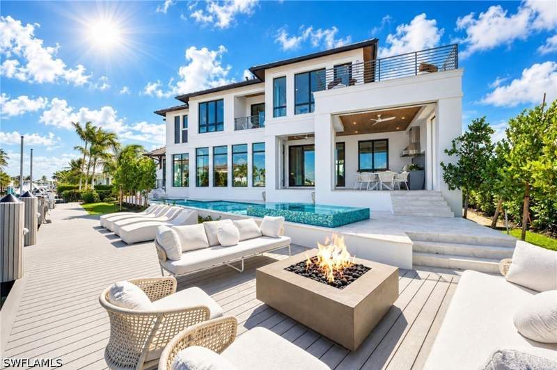 5 bedroom SingleFamilyResidence at 1305 Marlin Dr, Royal Harbor, Naples — photo 2