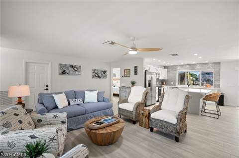 407 Grenada Ave, Naples FL - photo 8 of 49