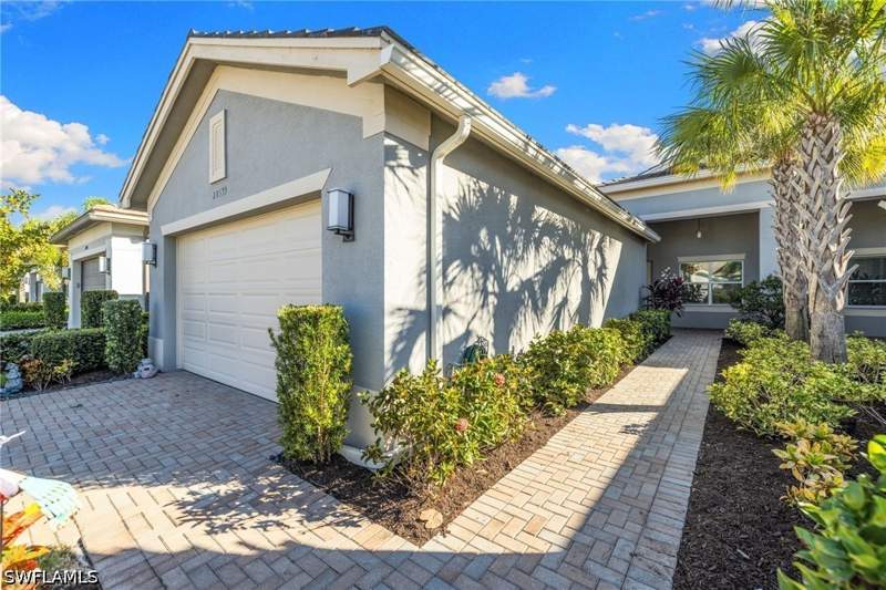 2 bedroom Attached at 28539 Lobos Cir, Valencia Bonita, Bonita Springs — photo 2