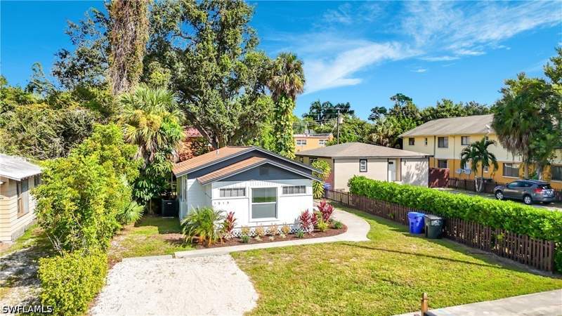 3 bedroom SingleFamilyResidence at 1915 Hill Ave, Fort Myers, Fort Myers — photo 2