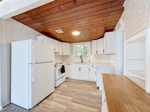 1915 Hill Ave, Fort Myers FL - photo 9 of 26