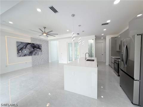 808 Congress Ave, Lehigh Acres FL - photo 7 of 20