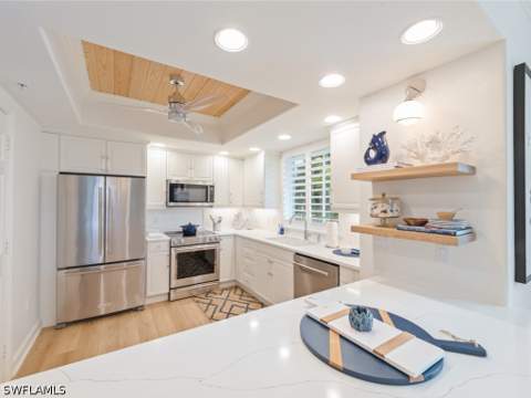 2738 Tiburon Blvd E 202, Naples FL - photo 7 of 32