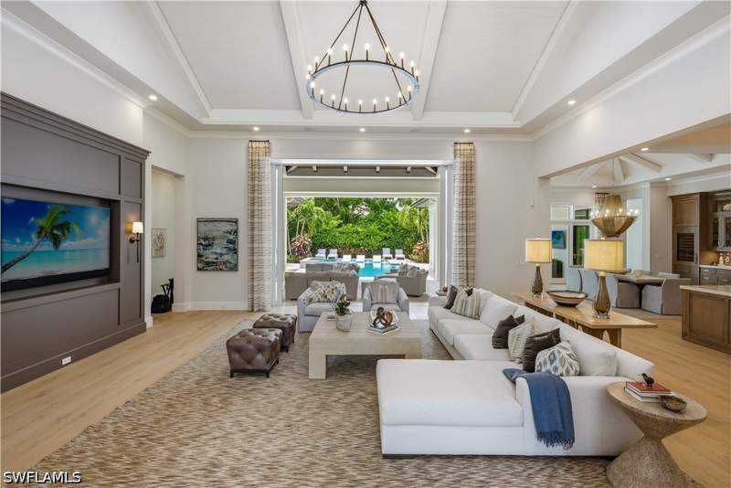 5 bedroom SingleFamilyResidence at 2987 Regatta Rd, Moorings, Naples — photo 4