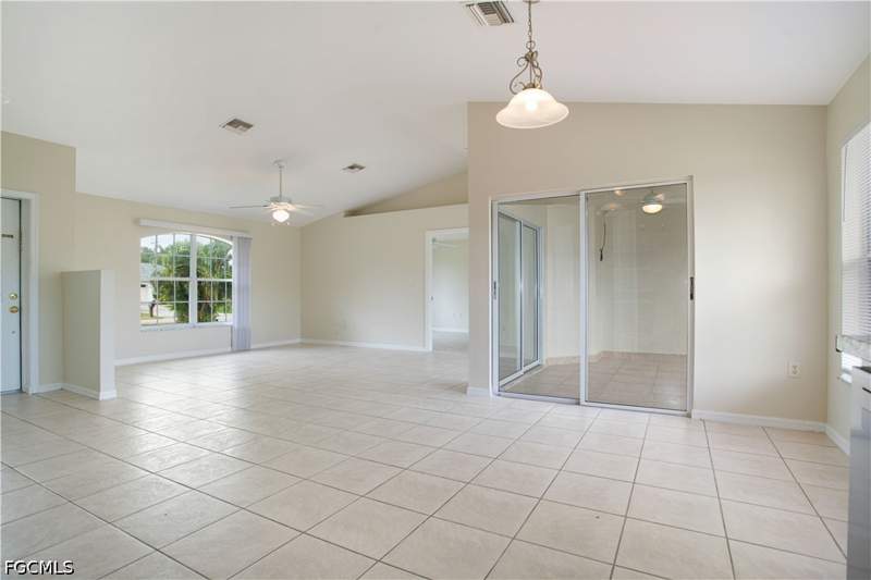 3 bedroom SingleFamilyResidence at 1020 SE 26th Ter, Cape Coral, Cape Coral — photo 5
