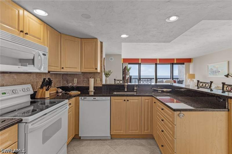 2 bedroom Condominium at 26300 Hickory Blvd 903, Ambassador Condo, Bonita Springs — photo 4