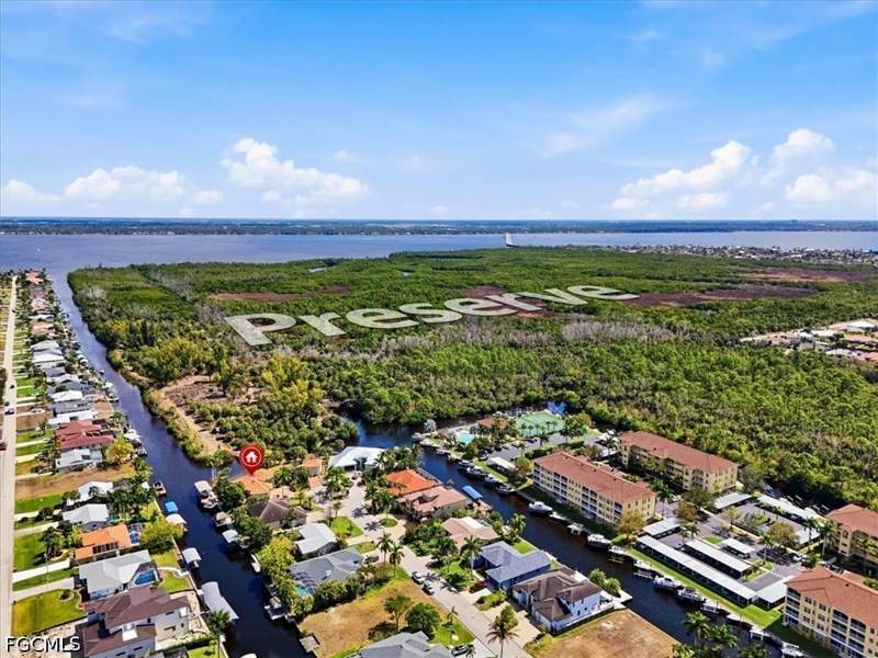 3 bedroom SingleFamilyResidence at 2105 Ottersrest Ln, Cape Coral, Cape Coral — photo 2