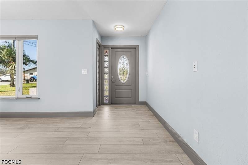 3 bedroom SingleFamilyResidence at 4005 SE 1st Ave, Cape Coral, Cape Coral — photo 4