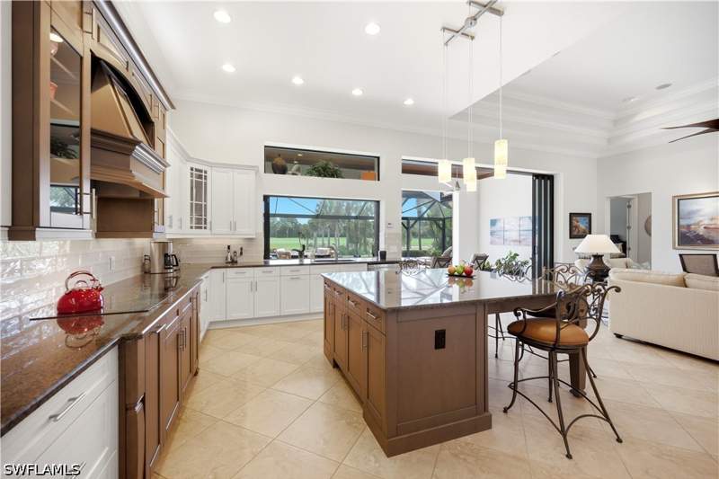 3 bedroom SingleFamilyResidence at 12372 Wisteria Dr, Wisteria, Naples — photo 2
