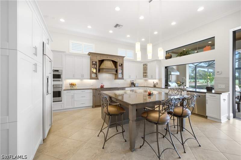 3 bedroom SingleFamilyResidence at 12372 Wisteria Dr, Wisteria, Naples — photo 3