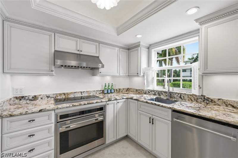 2 bedroom Condominium at 666 3rd St S 101, Colonnade Club, Naples — photo 5
