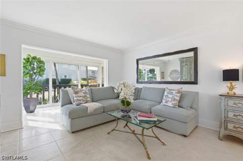 666 3rd St S 101, Naples FL - photo 8 of 37
