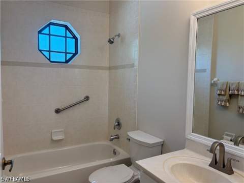 7685 Meadow Lakes Dr 1301, Naples FL - photo 14 of 18