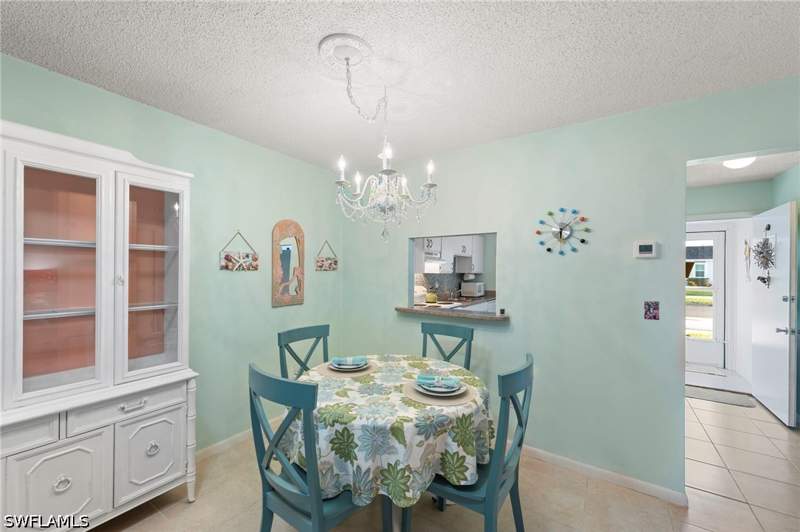 2 bedroom Attached at 1354 Myerlee Gardens Ave, Myerlee Gardens Condo, Fort Myers — photo 3